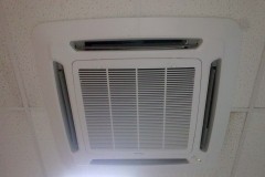 vnutrenniy-blok-kassetnogo-kondicionera-v-fitnes-klube